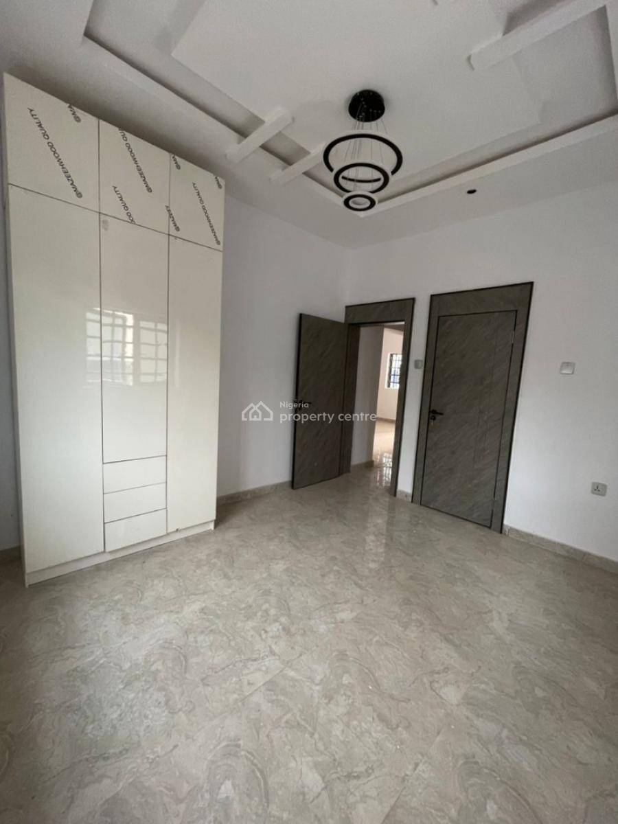 2 Bedroom Flat, Behind Foodco Ringroad, Ibadan, Oyo, Block of Flats for Sale