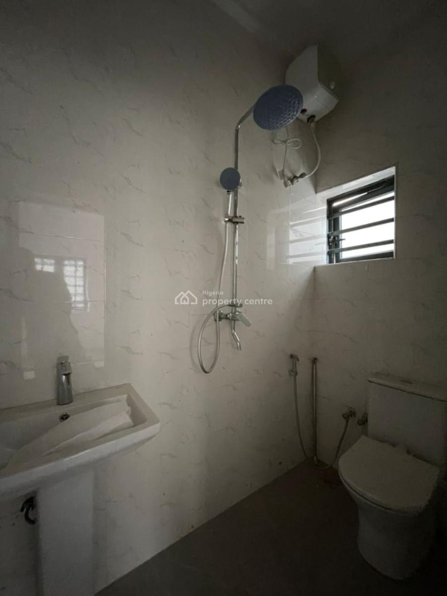 2 Bedroom Flat, Behind Foodco Ringroad, Ibadan, Oyo, Block of Flats for Sale