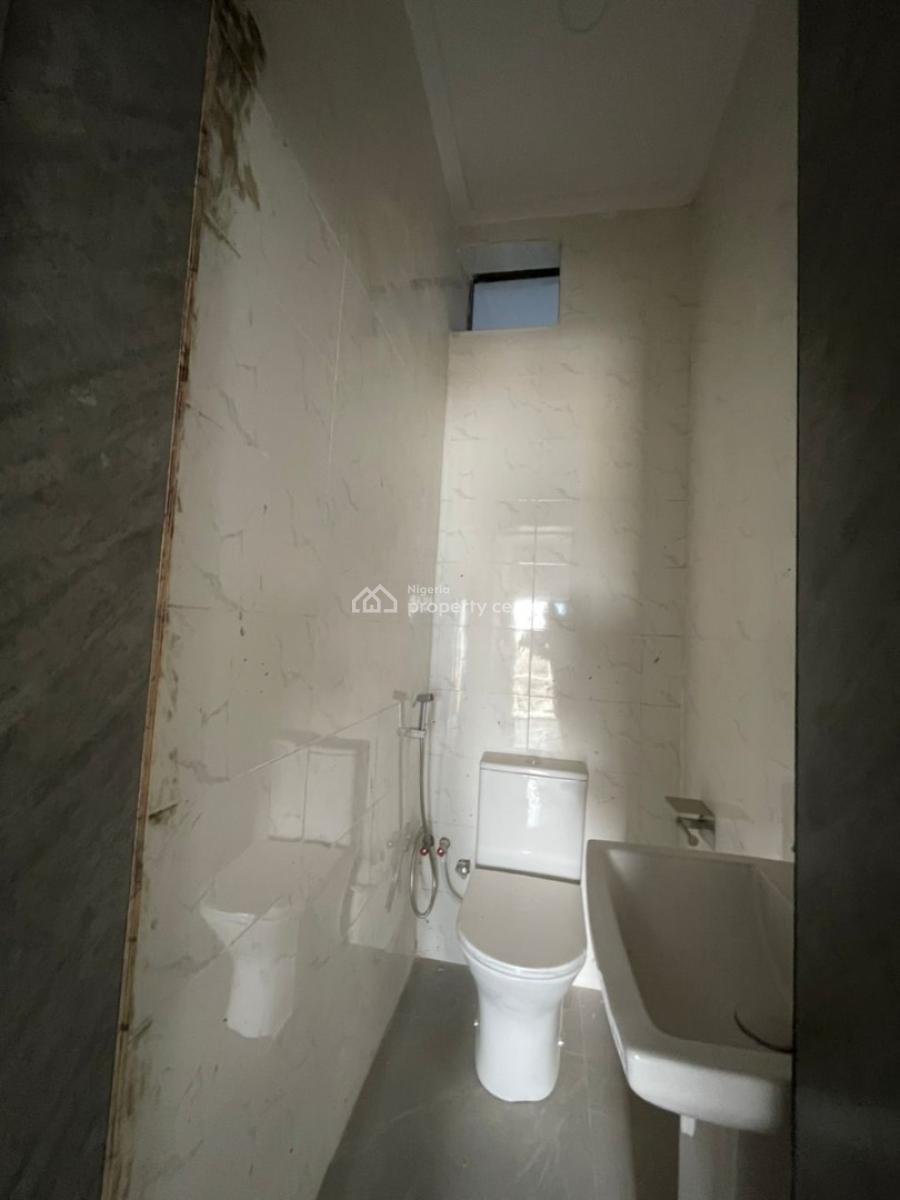 2 Bedroom Flat, Behind Foodco Ringroad, Ibadan, Oyo, Block of Flats for Sale