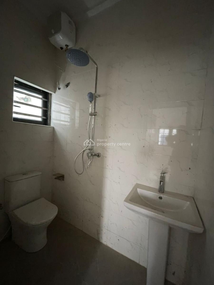 2 Bedroom Flat, Behind Foodco Ringroad, Ibadan, Oyo, Block of Flats for Sale