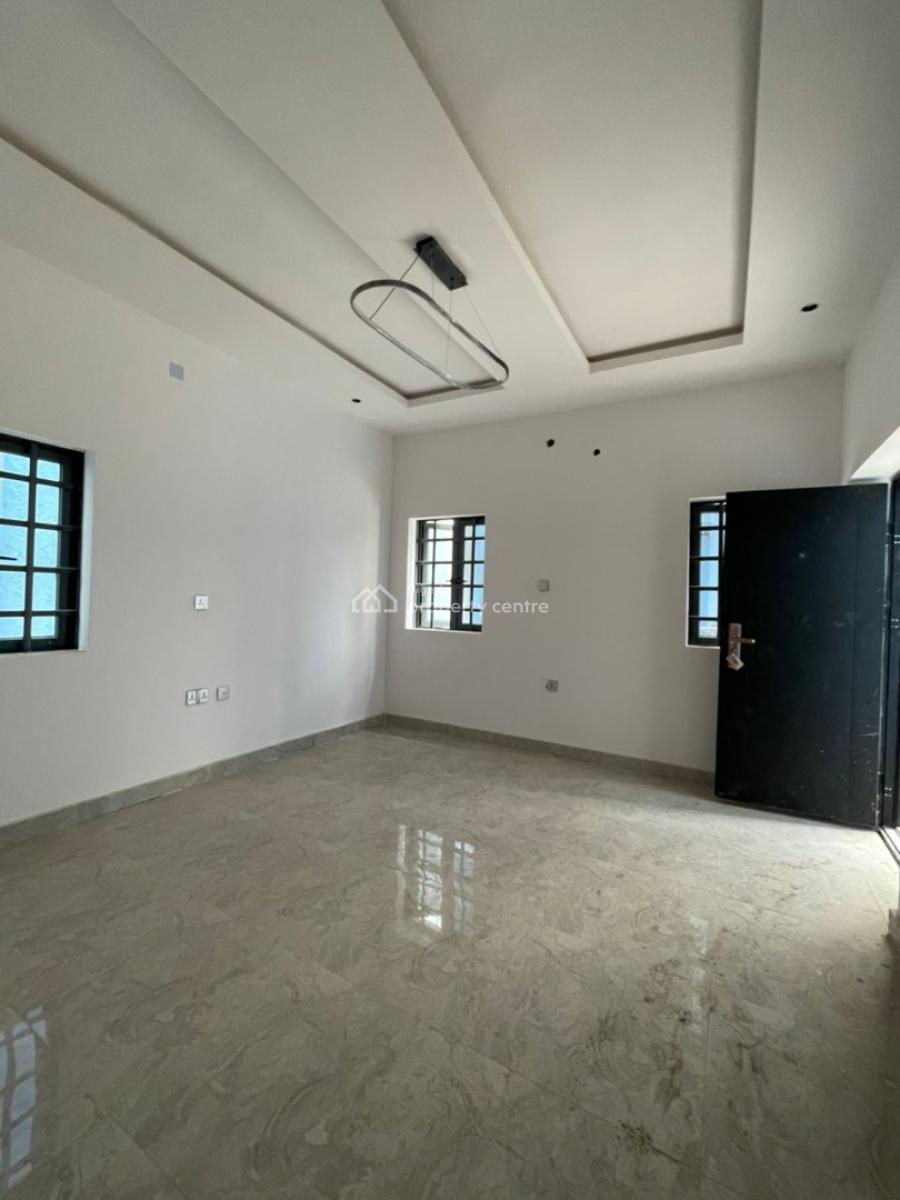 2 Bedroom Flat, Behind Foodco Ringroad, Ibadan, Oyo, Block of Flats for Sale