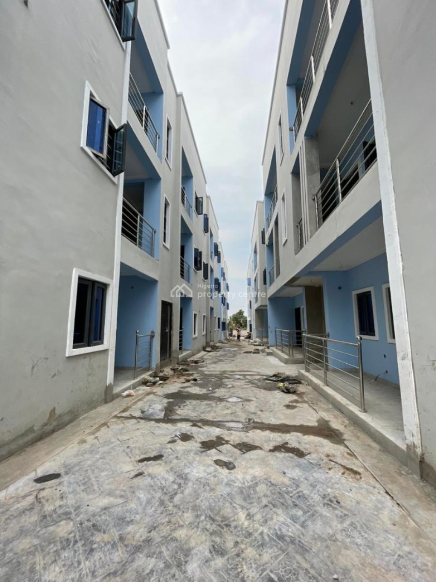 2 Bedroom Flat, Behind Foodco Ringroad, Ibadan, Oyo, Block of Flats for Sale