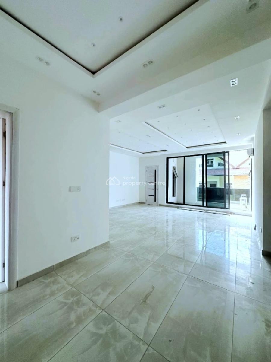 Spacious 3-bedroom Apartment with Bq, Lekki Phase 1, Lekki, Lagos, Flat / Apartment for Rent