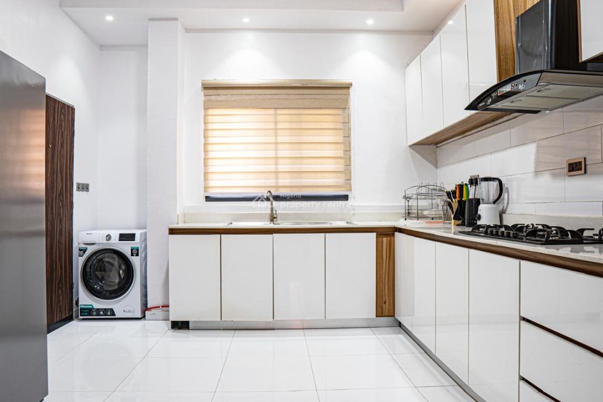 Luxury 3 Bedroom Apartment with Excellent Facility, Lekki Phase 1, Lekki, Lagos, Flat / Apartment for Rent