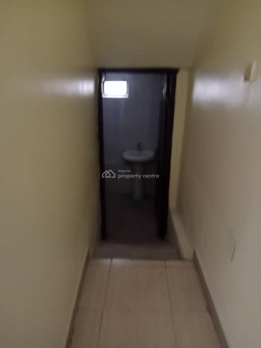 Well Maintained 6 Bedroom Duplex with a Detached Mini Flat, Orchid Road, Lekki, Lagos, Detached Duplex for Rent