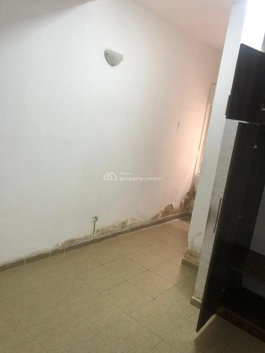 Bq in a Flat, Osapa, Lekki, Lagos, Self Contain (single Rooms) for Rent