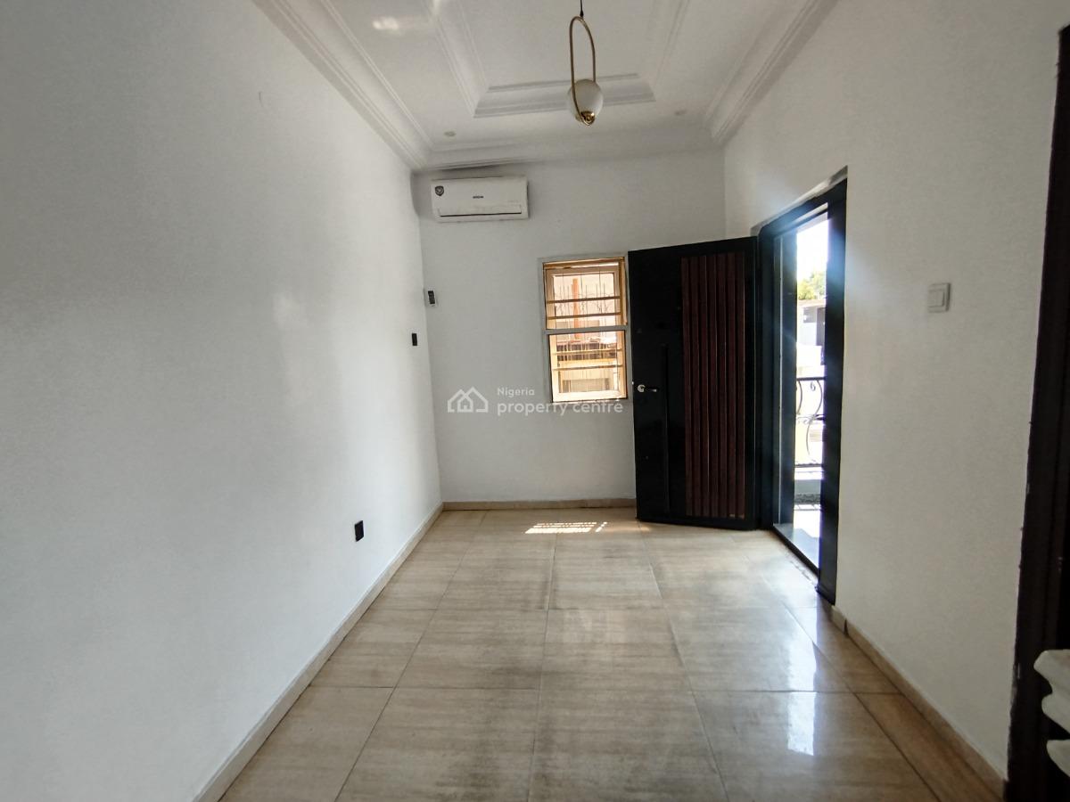 Well Renovated 5 Bedroom Semi Detached House with Bq, Off Admiralty Way, Lekki Phase 1, Lekki, Lagos, Semi-detached Duplex for Rent