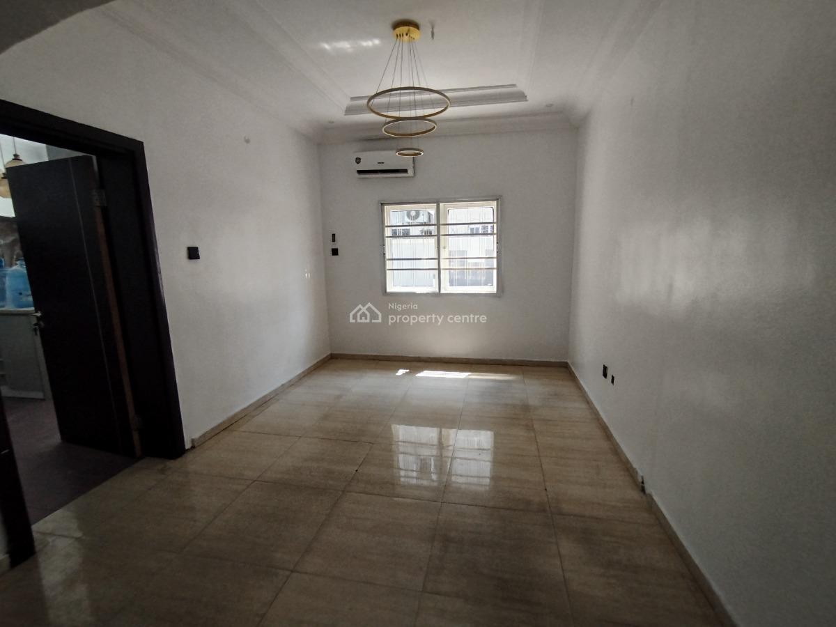 Well Renovated 5 Bedroom Semi Detached House with Bq, Off Admiralty Way, Lekki Phase 1, Lekki, Lagos, Semi-detached Duplex for Rent