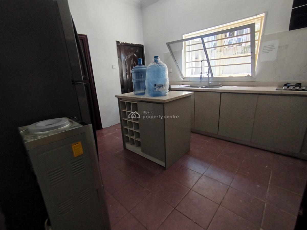 Well Renovated 5 Bedroom Semi Detached House with Bq, Off Admiralty Way, Lekki Phase 1, Lekki, Lagos, Semi-detached Duplex for Rent