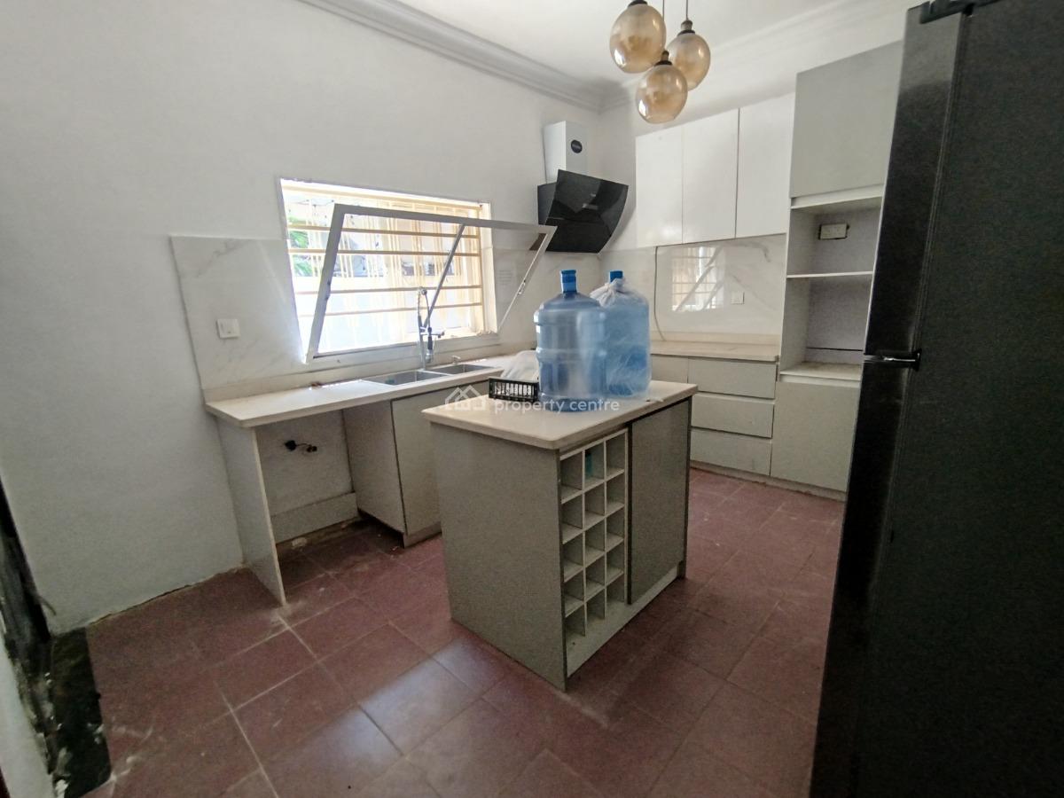 Well Renovated 5 Bedroom Semi Detached House with Bq, Off Admiralty Way, Lekki Phase 1, Lekki, Lagos, Semi-detached Duplex for Rent