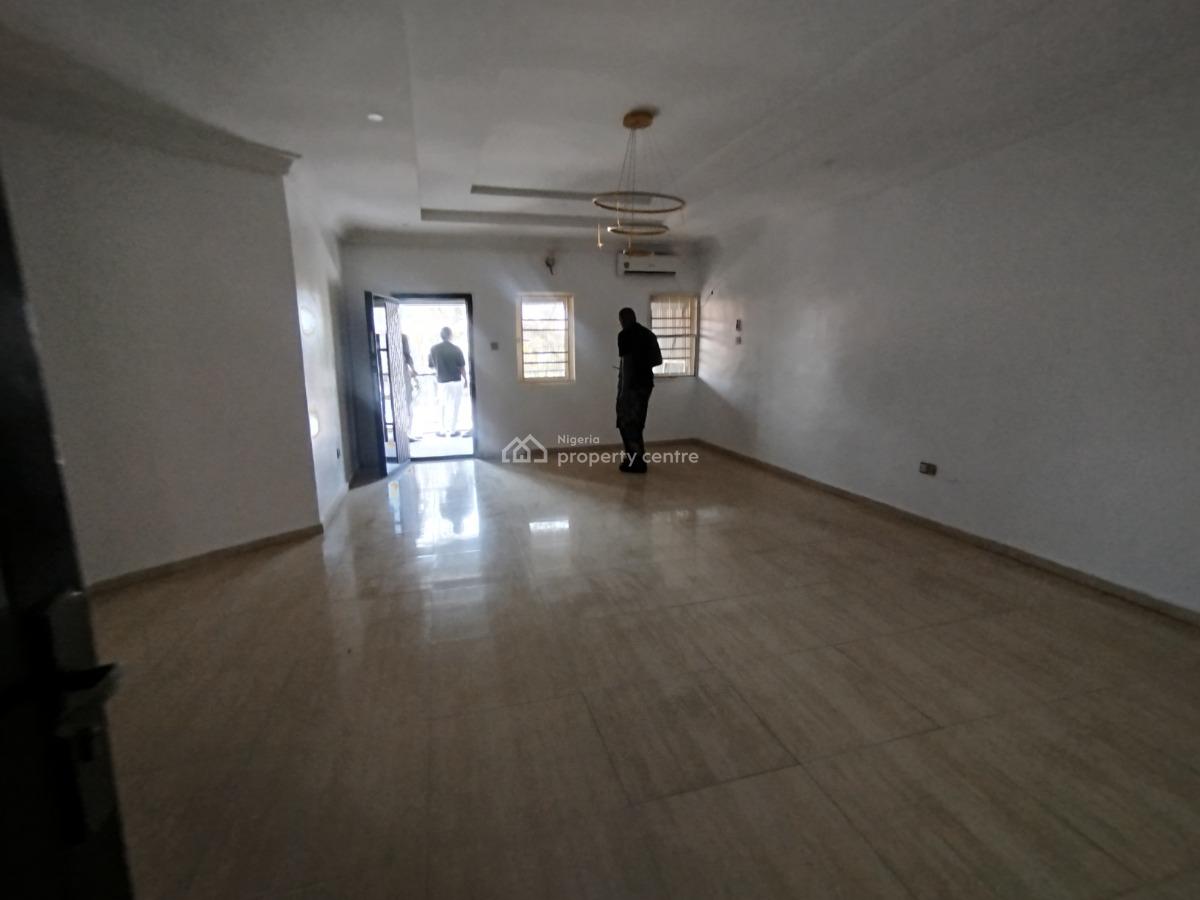 Well Renovated 5 Bedroom Semi Detached House with Bq, Off Admiralty Way, Lekki Phase 1, Lekki, Lagos, Semi-detached Duplex for Rent