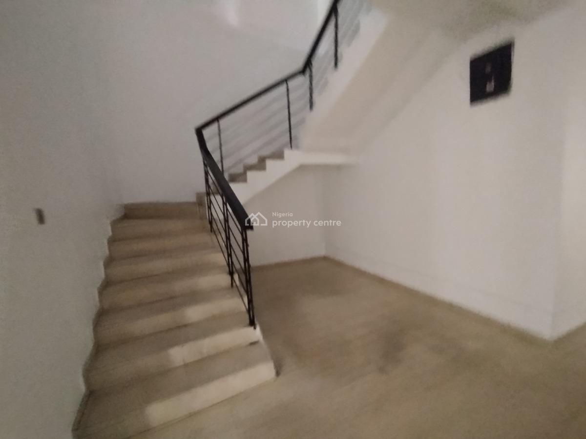 Well Renovated 5 Bedroom Semi Detached House with Bq, Off Admiralty Way, Lekki Phase 1, Lekki, Lagos, Semi-detached Duplex for Rent
