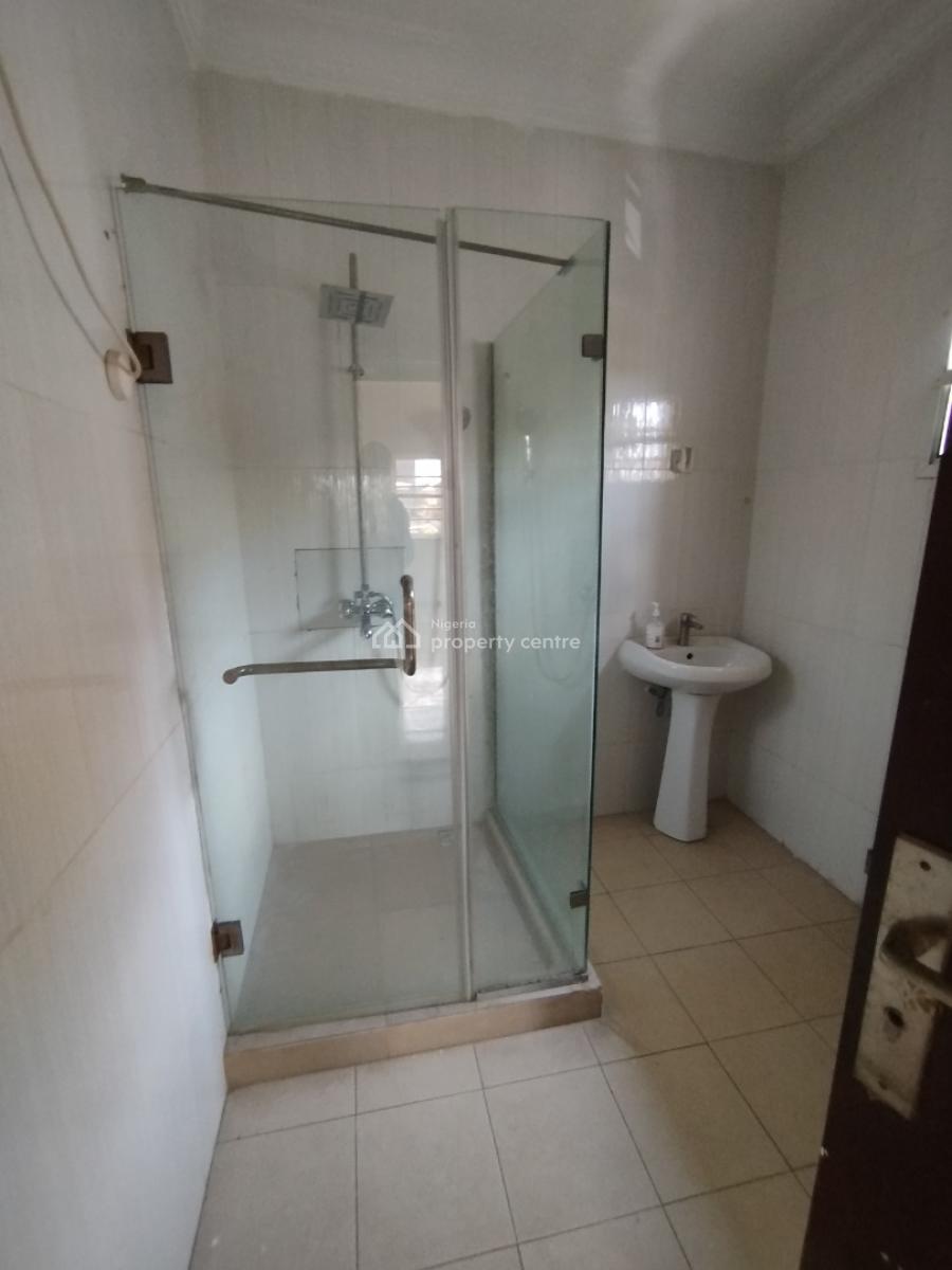 Well Renovated 5 Bedroom Semi Detached House with Bq, Off Admiralty Way, Lekki Phase 1, Lekki, Lagos, Semi-detached Duplex for Rent