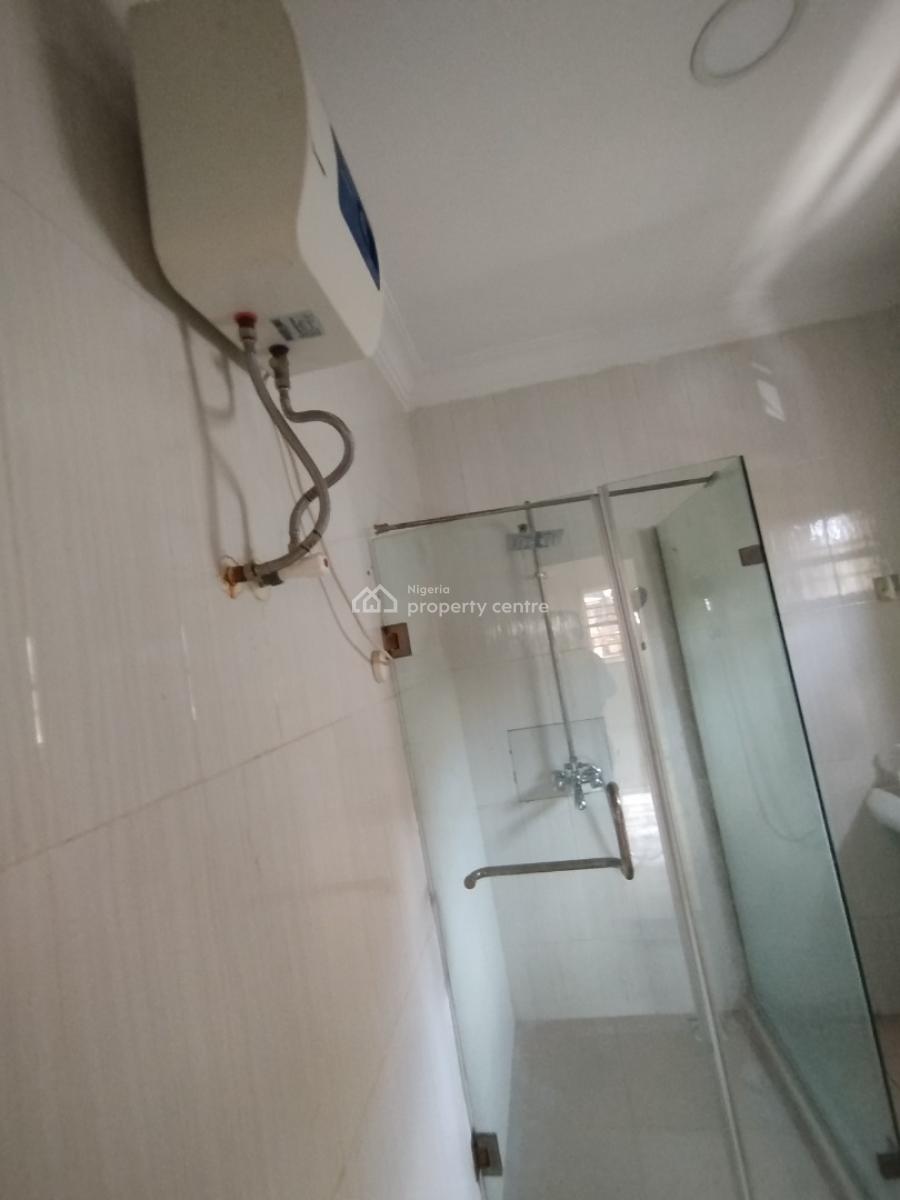 Well Renovated 5 Bedroom Semi Detached House with Bq, Off Admiralty Way, Lekki Phase 1, Lekki, Lagos, Semi-detached Duplex for Rent