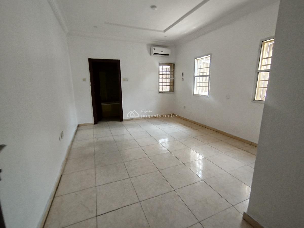 Well Renovated 5 Bedroom Semi Detached House with Bq, Off Admiralty Way, Lekki Phase 1, Lekki, Lagos, Semi-detached Duplex for Rent