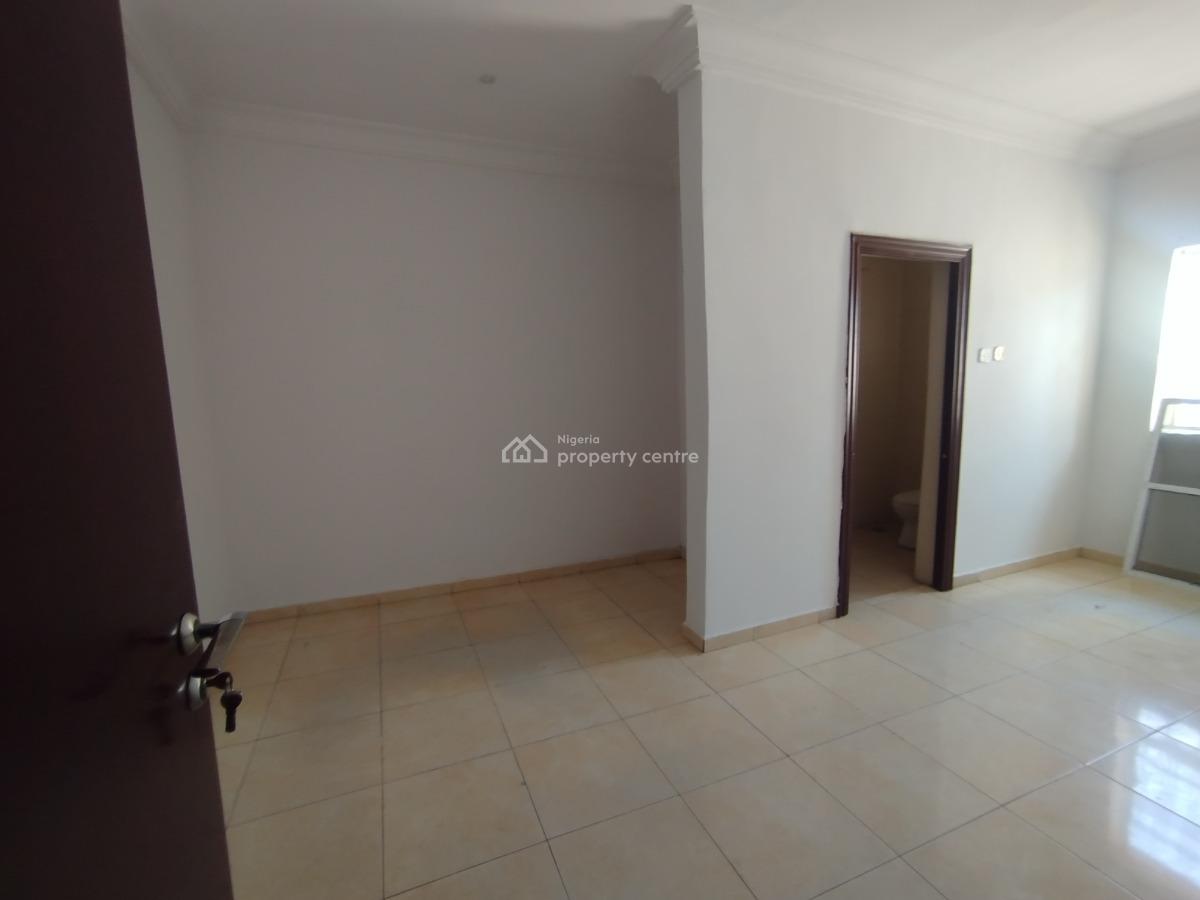 Well Renovated 5 Bedroom Semi Detached House with Bq, Off Admiralty Way, Lekki Phase 1, Lekki, Lagos, Semi-detached Duplex for Rent