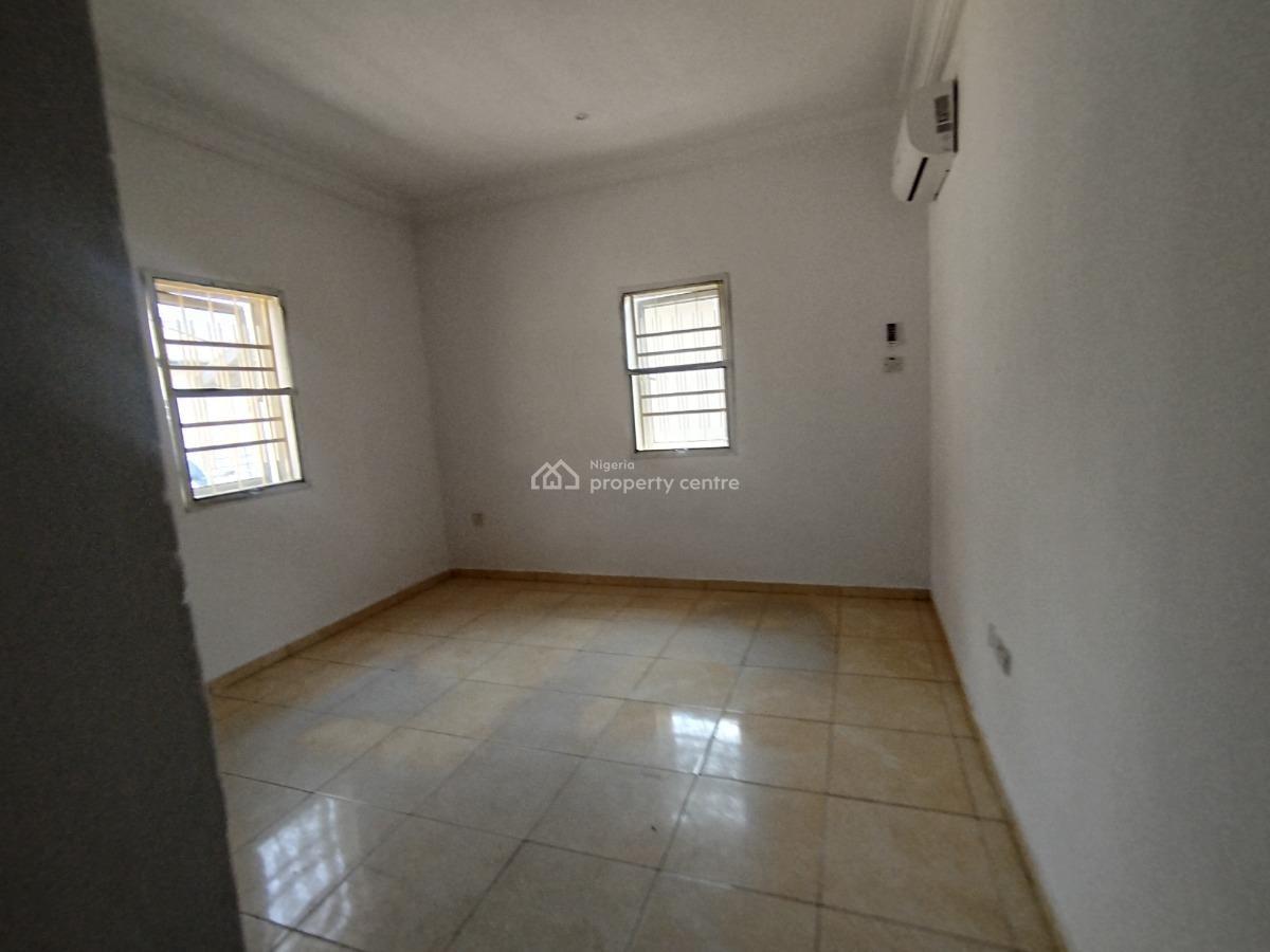 Well Renovated 5 Bedroom Semi Detached House with Bq, Off Admiralty Way, Lekki Phase 1, Lekki, Lagos, Semi-detached Duplex for Rent