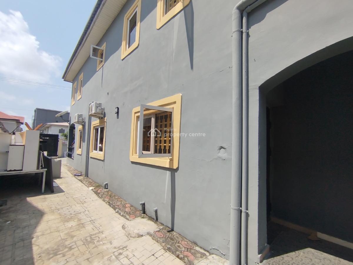 Well Renovated 5 Bedroom Semi Detached House with Bq, Off Admiralty Way, Lekki Phase 1, Lekki, Lagos, Semi-detached Duplex for Rent