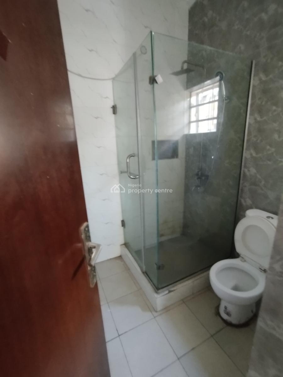 Well Renovated 5 Bedroom Semi Detached House with Bq, Off Admiralty Way, Lekki Phase 1, Lekki, Lagos, Semi-detached Duplex for Rent