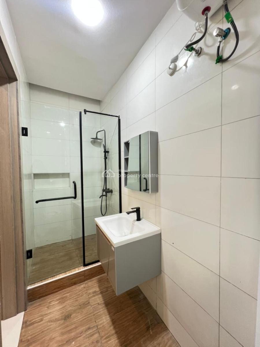 3 Bedroom Apartment with Elevator and Swimming Pool, Lekki Phase 1, Lekki, Lagos, Block of Flats for Sale