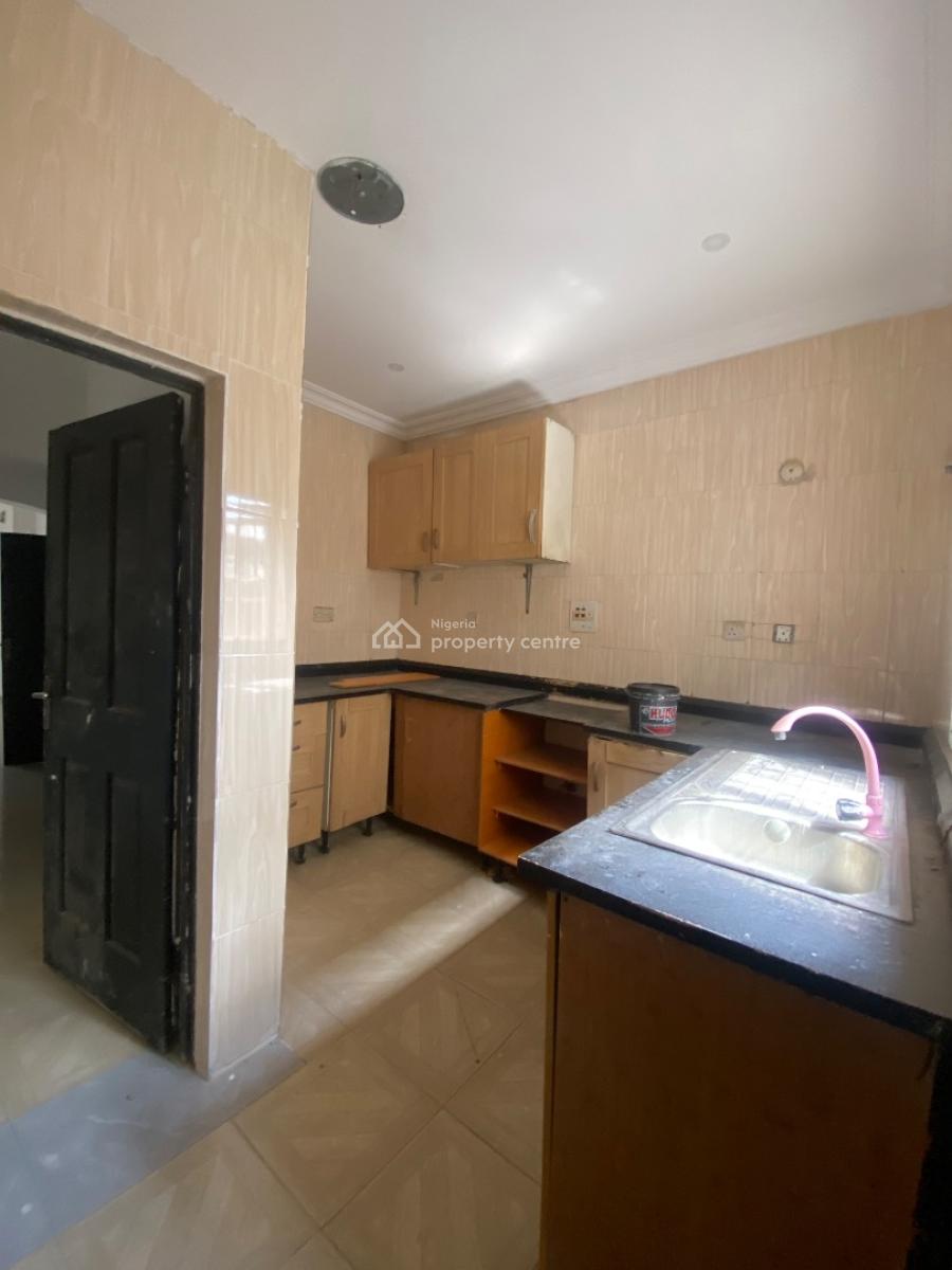 Lovely 2bed with Clean Water & Prepaid in a Good Enrmt, Ologolo, Lekki Lagos, Lekki, Lagos, Flat / Apartment for Rent