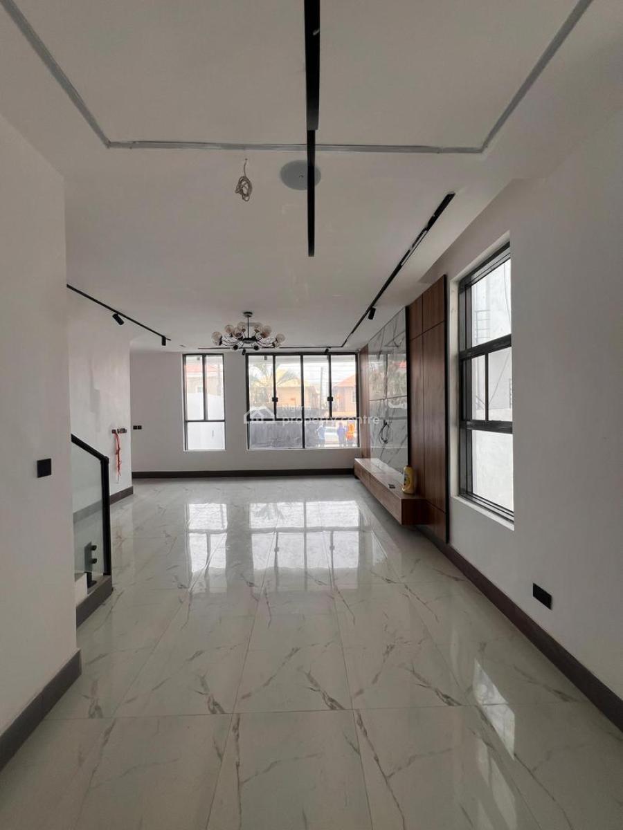 Neatly Built 5 Bedroom with Bq in a Serene and Accessible Environment., Neatly Built 5 Bedroom with Bq in a Serene and Accessible Environment, Lekki Phase 1, Lekki, Lagos, Detached Duplex for Sale