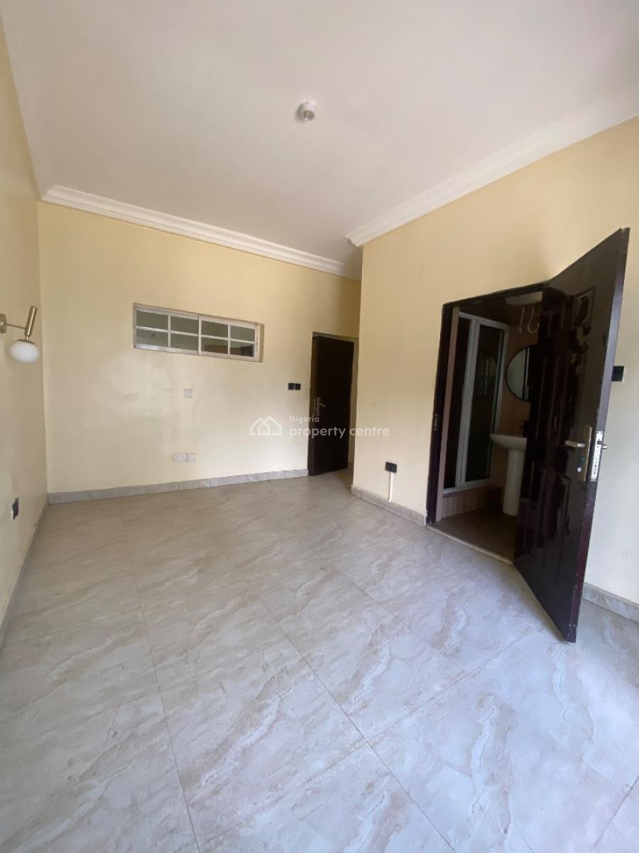 Lovely 2 Bedroom Flat (upstairs), Chevron Alternative, Lekki, Lagos, Flat / Apartment for Rent