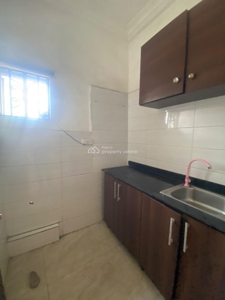 Lovely 2 Bedroom Flat (upstairs), Chevron Alternative, Lekki, Lagos, Flat / Apartment for Rent