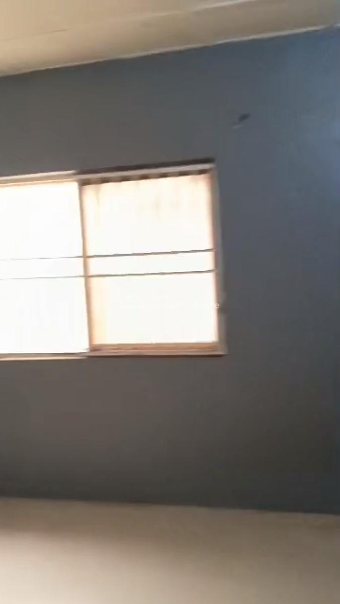 3 Bedroom Apartment, New Oko-oba, Agege, Lagos, Flat / Apartment for Rent