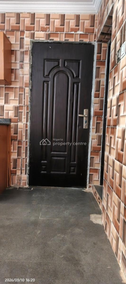 an Exquisite 4 Bedroom Flat, Hilltop Estate, Segun Bakare Street, Oreyo, Ebute, Ikorodu, Lagos, Flat / Apartment for Rent