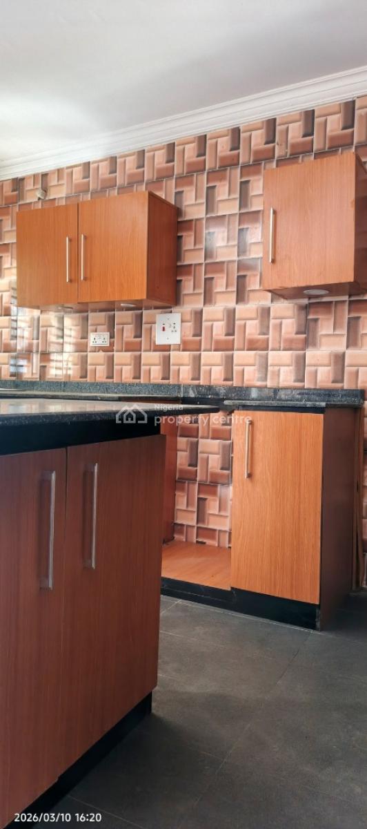 an Exquisite 4 Bedroom Flat, Hilltop Estate, Segun Bakare Street, Oreyo, Ebute, Ikorodu, Lagos, Flat / Apartment for Rent