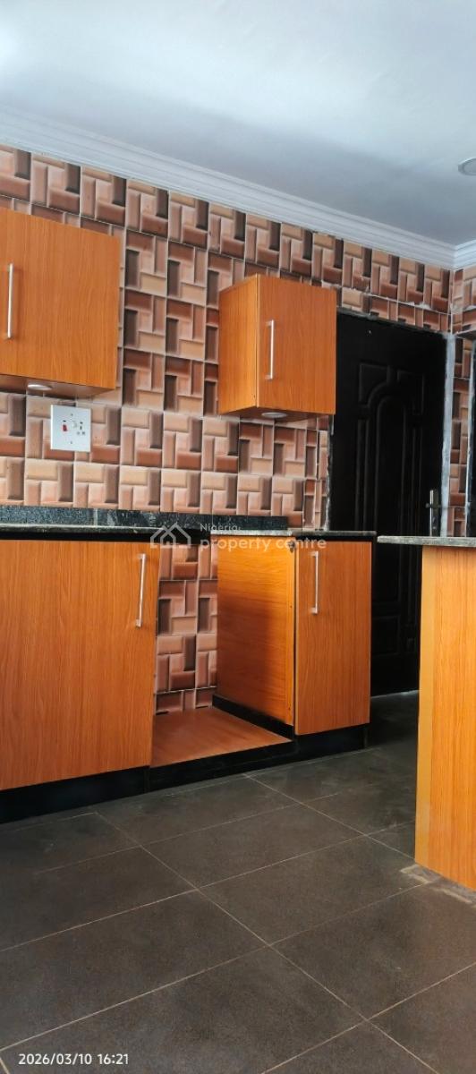 an Exquisite 4 Bedroom Flat, Hilltop Estate, Segun Bakare Street, Oreyo, Ebute, Ikorodu, Lagos, Flat / Apartment for Rent