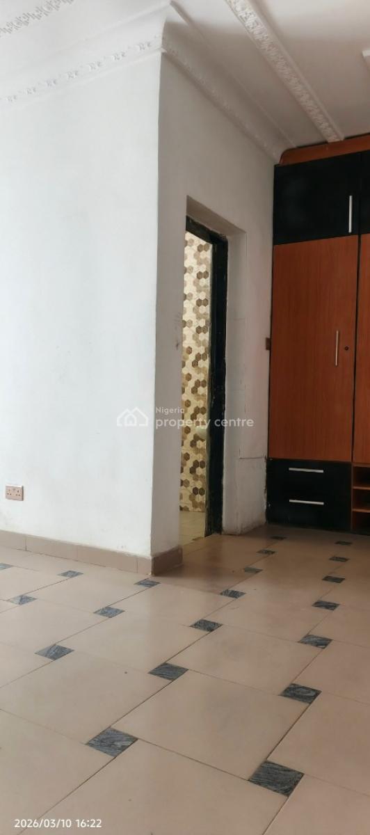 an Exquisite 4 Bedroom Flat, Hilltop Estate, Segun Bakare Street, Oreyo, Ebute, Ikorodu, Lagos, Flat / Apartment for Rent