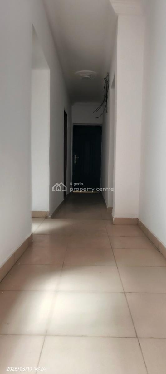 an Exquisite 4 Bedroom Flat, Hilltop Estate, Segun Bakare Street, Oreyo, Ebute, Ikorodu, Lagos, Flat / Apartment for Rent