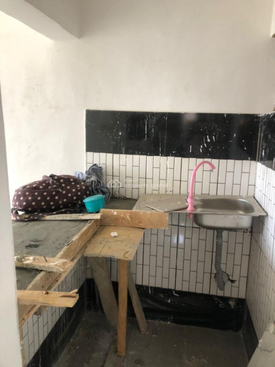 1 Bedroom Flat, Bariga Market, Shomolu, Lagos, Mini Flat (room and Parlour) for Rent