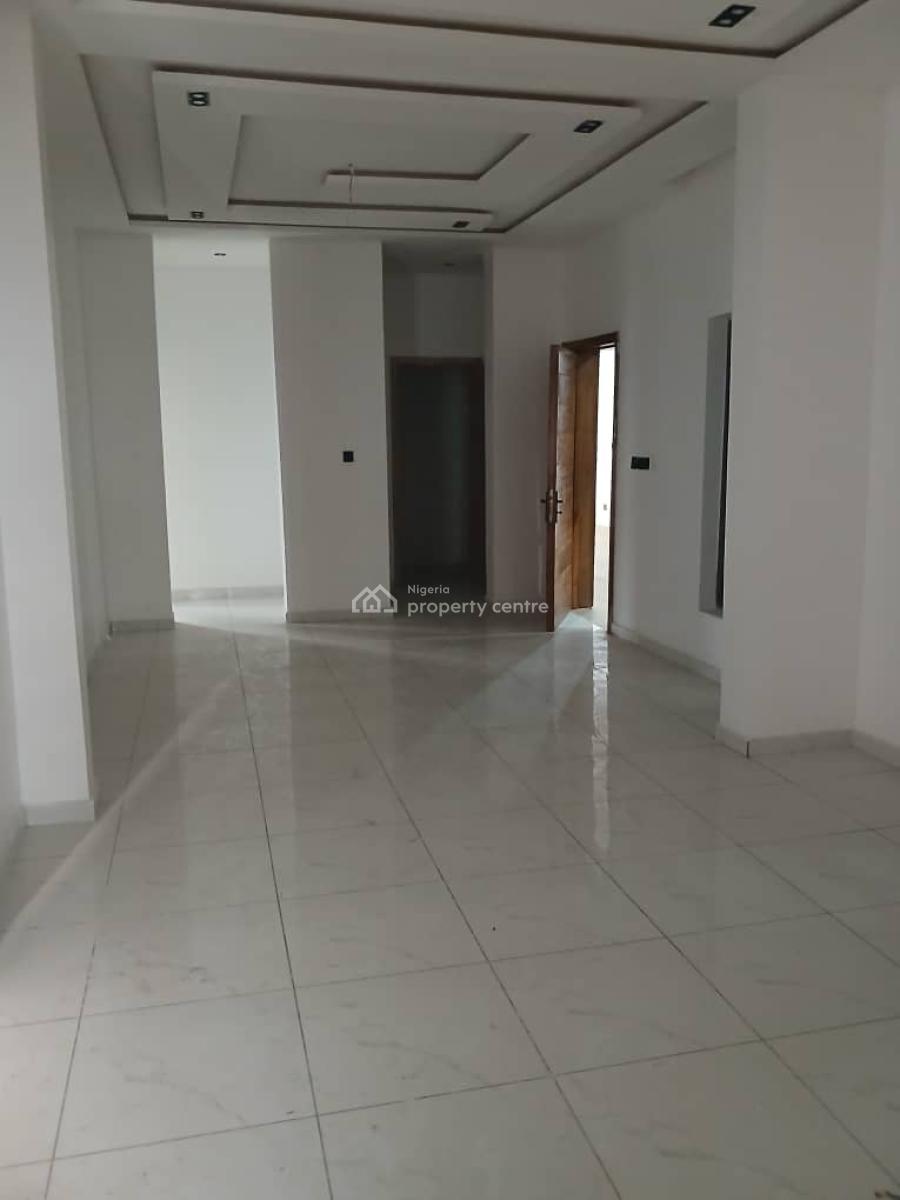 Spacious 3 Bedrooms Apartment with Bq, Exclusive Stairway and a Pool, Ikate, Lekki, Lagos, Flat / Apartment for Rent