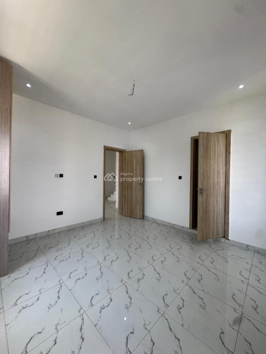 Fully Serviced and Spacious 4 Bedroom Duplex with Bq on 2 Floors, Orchid Road Axis, Lekki, Lagos, Detached Duplex for Sale
