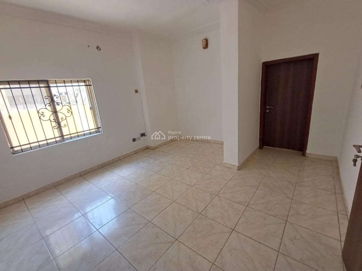 Spacious Renovated 3 Bedroom with Bq, Fully Serviced, Phase 1, Lekki Phase 1, Lekki, Lagos, Flat / Apartment for Rent