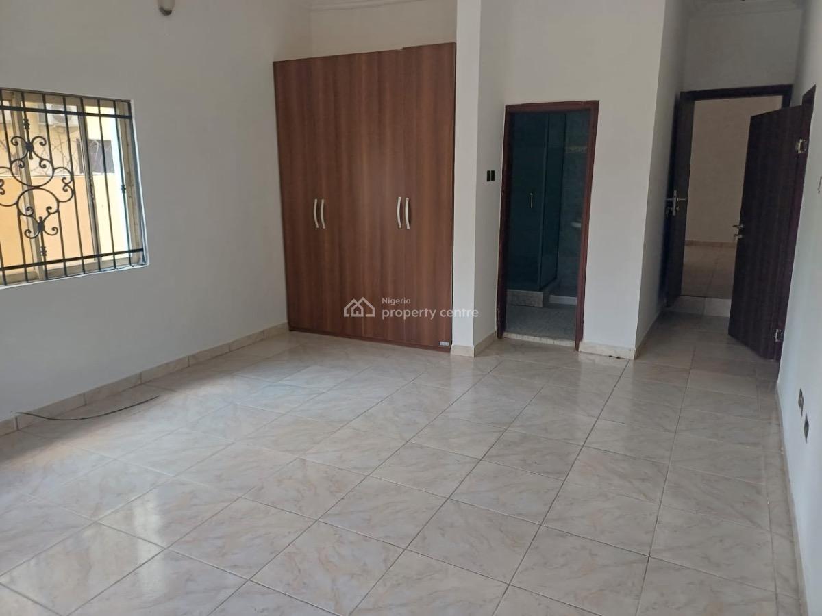 Spacious Renovated 3 Bedroom with Bq, Fully Serviced, Phase 1, Lekki Phase 1, Lekki, Lagos, Flat / Apartment for Rent