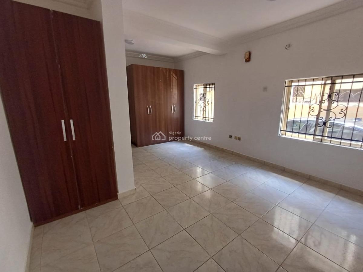Spacious Renovated 3 Bedroom with Bq, Fully Serviced, Phase 1, Lekki Phase 1, Lekki, Lagos, Flat / Apartment for Rent