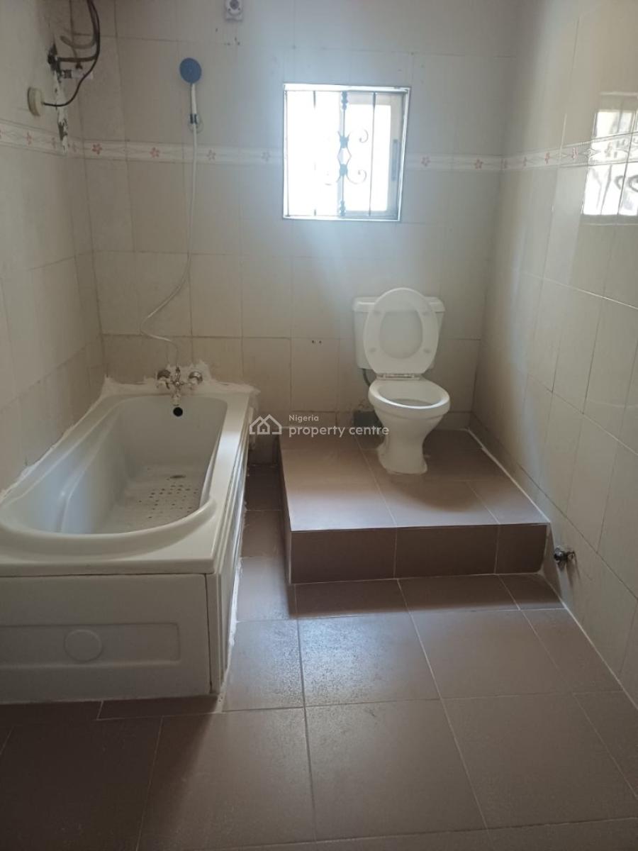Spacious Renovated 3 Bedroom with Bq, Fully Serviced, Phase 1, Lekki Phase 1, Lekki, Lagos, Flat / Apartment for Rent