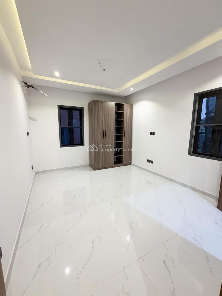 Spacious 3 Bedrooms Apartment with Bq Available, Ikate, Lekki, Lagos, Flat / Apartment for Sale