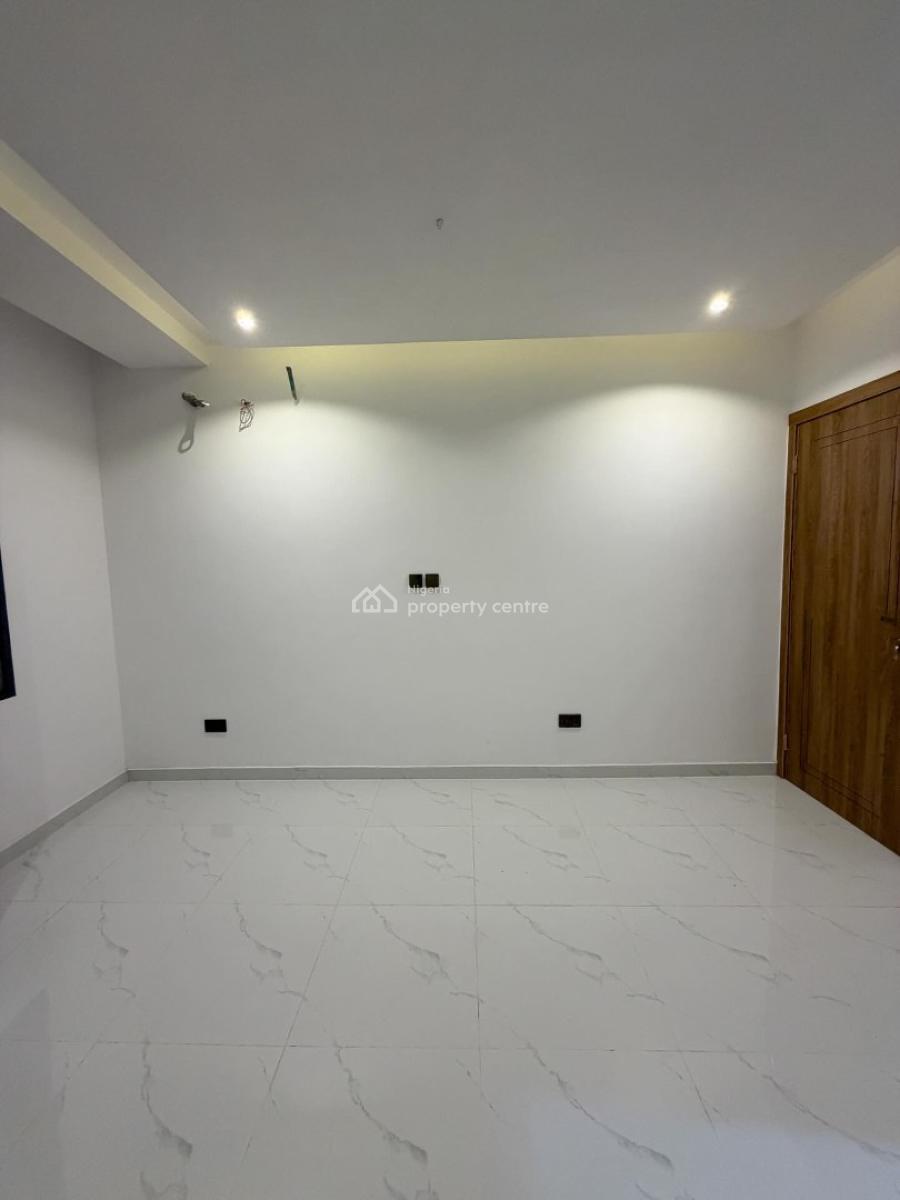 Spacious 3 Bedrooms Apartment with Bq Available, Ikate, Lekki, Lagos, Flat / Apartment for Sale