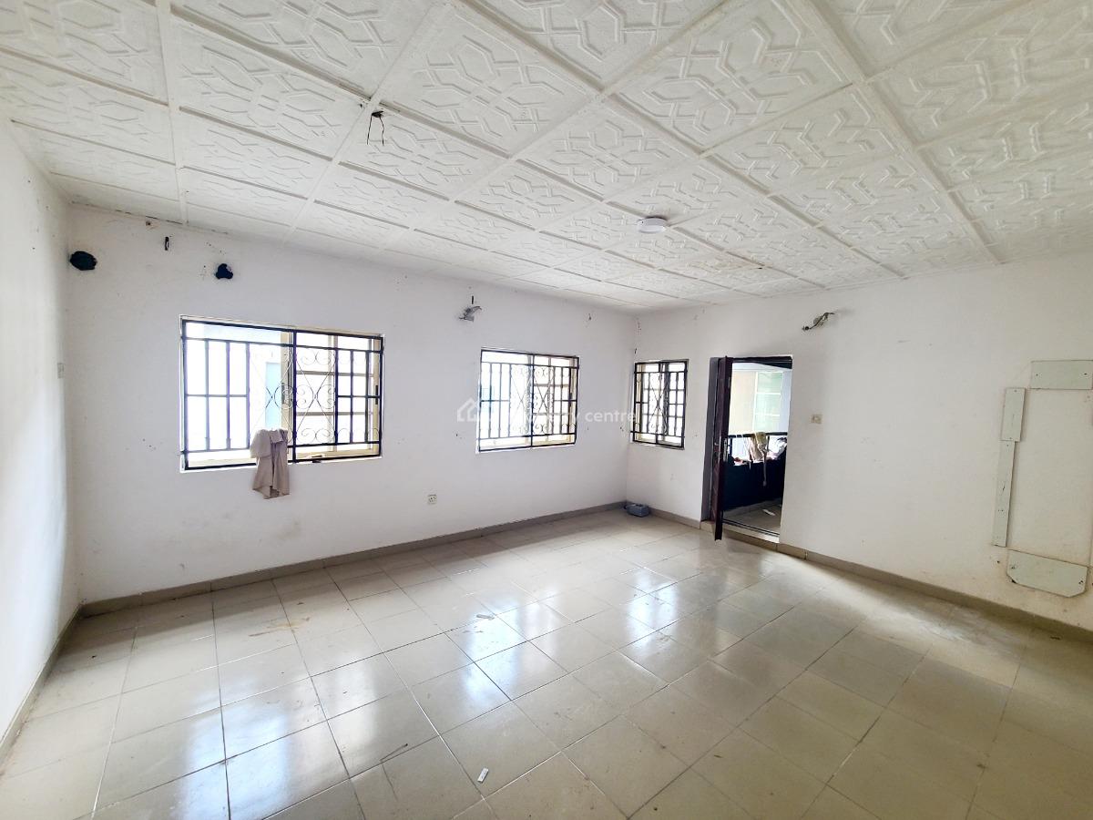 Newly Renovated 3 Bedroom Flat Upstairs, Bera Estate, Chevron Drive, Lekki, Lagos, Flat / Apartment for Rent