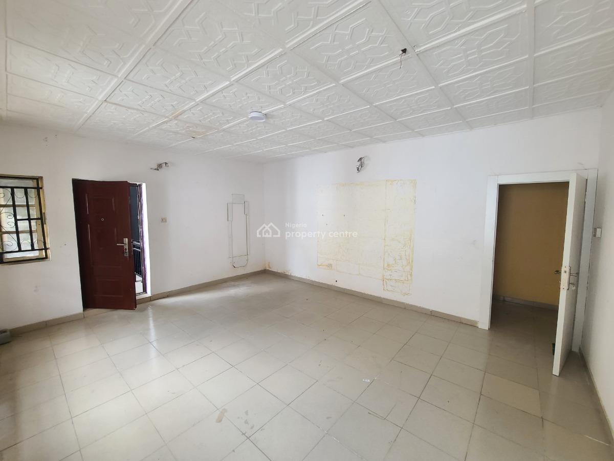 Newly Renovated 3 Bedroom Flat Upstairs, Bera Estate, Chevron Drive, Lekki, Lagos, Flat / Apartment for Rent