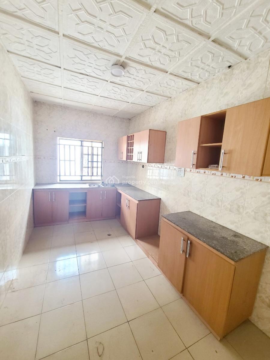 Newly Renovated 3 Bedroom Flat Upstairs, Bera Estate, Chevron Drive, Lekki, Lagos, Flat / Apartment for Rent