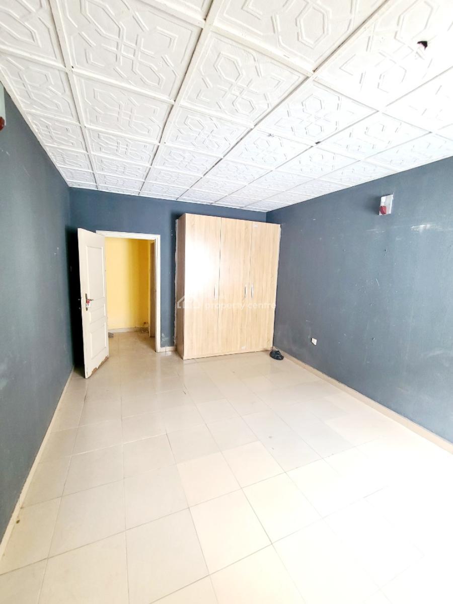 Newly Renovated 3 Bedroom Flat Upstairs, Bera Estate, Chevron Drive, Lekki, Lagos, Flat / Apartment for Rent