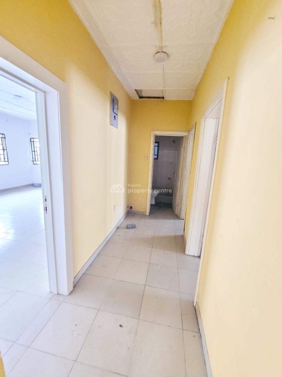 Newly Renovated 3 Bedroom Flat Upstairs, Bera Estate, Chevron Drive, Lekki, Lagos, Flat / Apartment for Rent