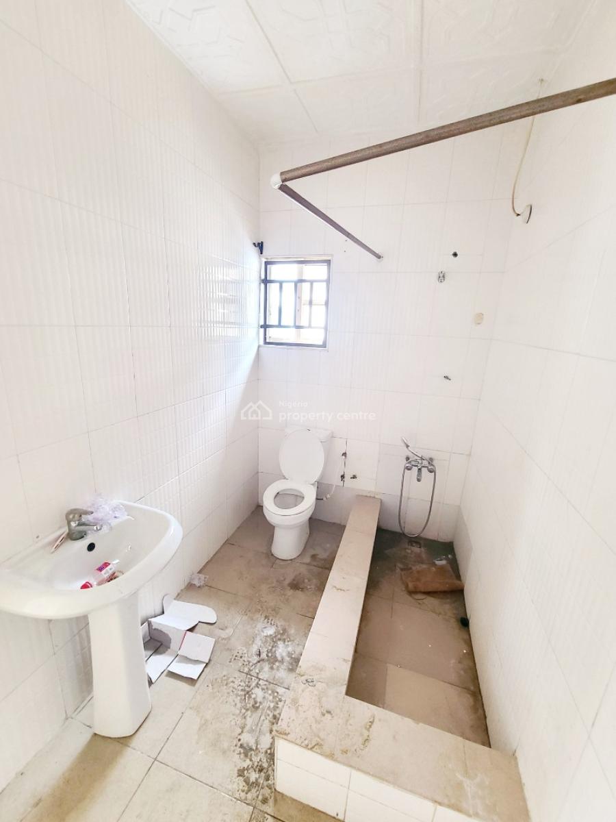 Newly Renovated 3 Bedroom Flat Upstairs, Bera Estate, Chevron Drive, Lekki, Lagos, Flat / Apartment for Rent