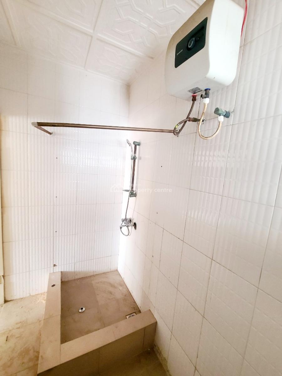 Newly Renovated 3 Bedroom Flat Upstairs, Bera Estate, Chevron Drive, Lekki, Lagos, Flat / Apartment for Rent
